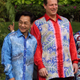 Al Gore in a beautiful shirt via AP